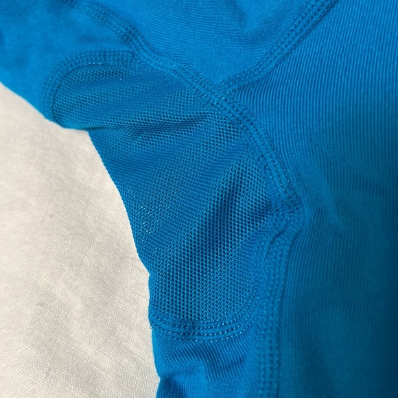 Nike long sleeved top - Turquoise - zipper neck and reflective details - Large - Picture 6 of 10